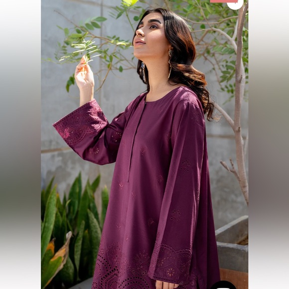 Elegant Purple Women's Pakistani Dress 2Pc - Picture 6 of 6